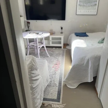 Karhulan Mummola, Oma Yksioe Keskustassa فالكياكوسكي