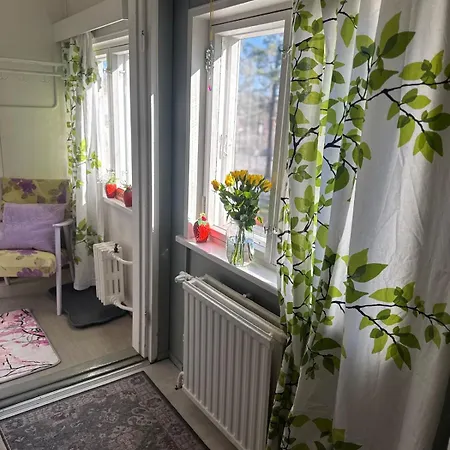 Karhulan Mummola, Oma Yksioe Keskustassa شقة فالكياكوسكي