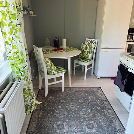 Karhulan Mummola, Oma Yksioe Keskustassa